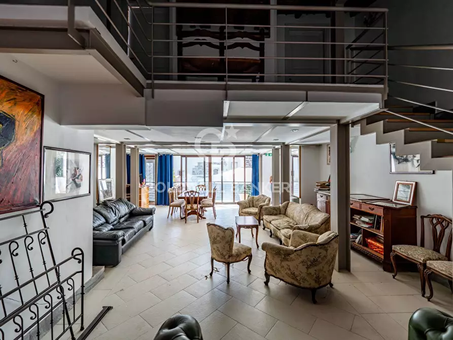 Immagine 53 di Palazzo in vendita  in Corso XX Settembre 80-82-84-86 a Militello In Val Di Catania