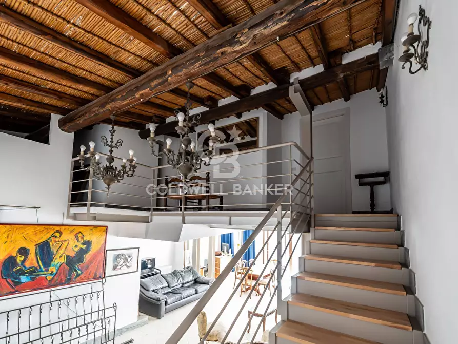 Immagine 57 di Palazzo in vendita  in Corso XX Settembre 80-82-84-86 a Militello In Val Di Catania