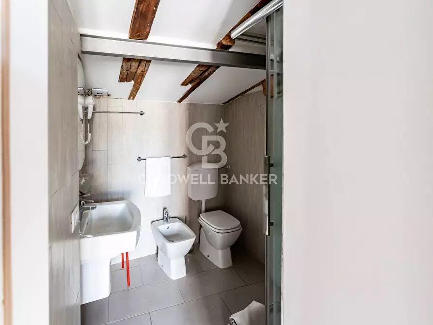 Immagine 61 di Palazzo in vendita  in Corso XX Settembre 80-82-84-86 a Militello In Val Di Catania