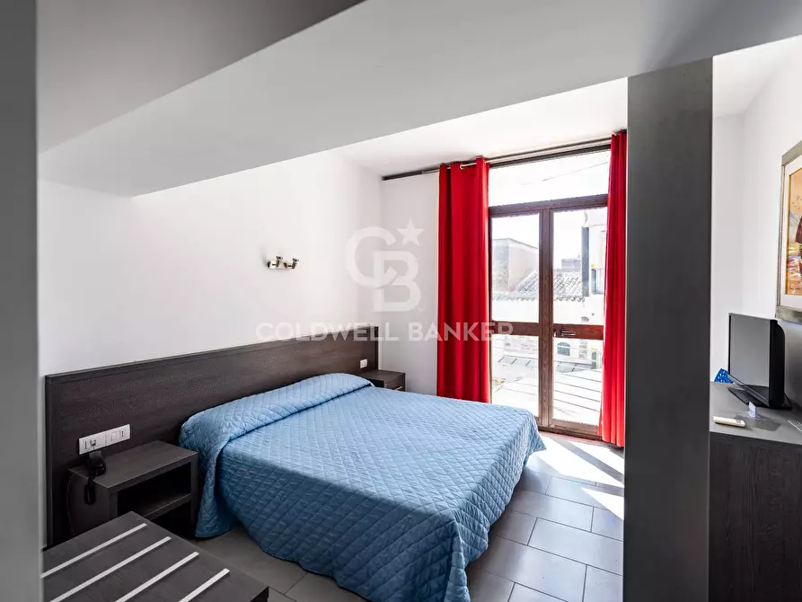 Immagine 62 di Palazzo in vendita  in Corso XX Settembre 80-82-84-86 a Militello In Val Di Catania