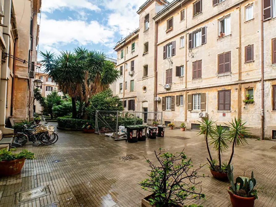 Immagine 11 di Appartamento in vendita  in Via Galileo Ferraris 9 a Roma