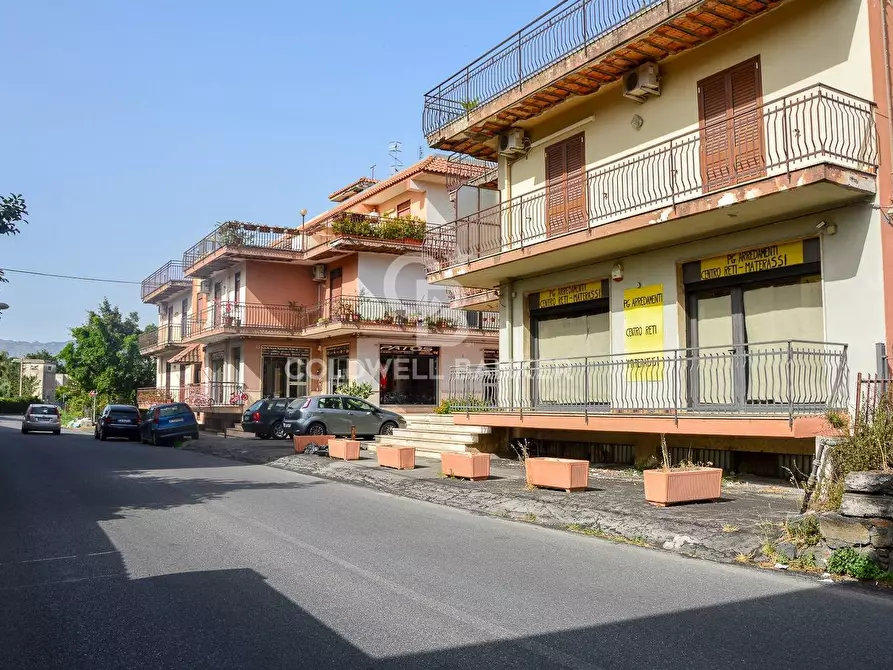 Immagine 3 di Locale commerciale in vendita  in Via Diana 122 a Fiumefreddo Di Sicilia