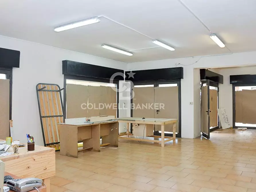 Immagine 11 di Locale commerciale in vendita  in Via Diana 122 a Fiumefreddo Di Sicilia