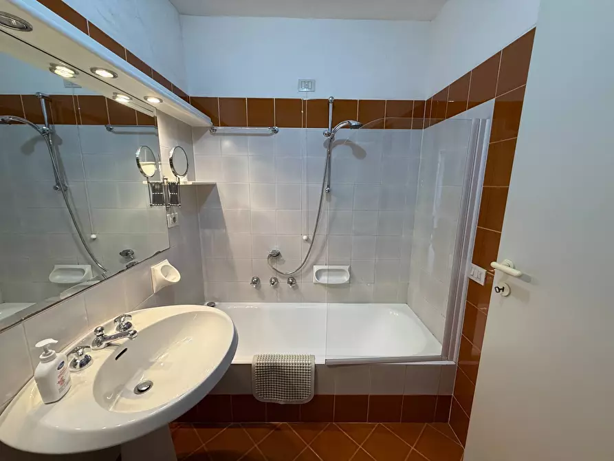 Immagine 10 di Appartamento in vendita  in Cala Romantica a Arzachena