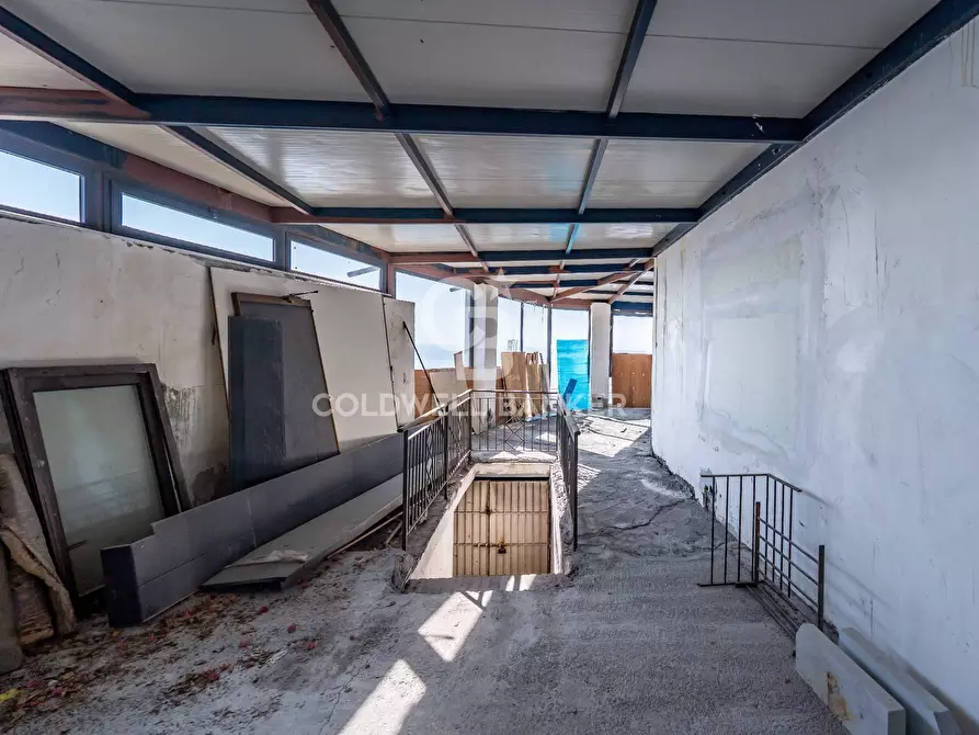 Immagine 21 di Locale commerciale in vendita  in Via Mollica 71 a Aci Castello