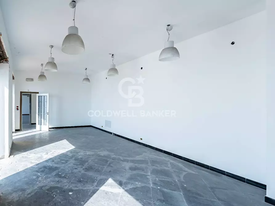 Immagine 99 di Locale commerciale in vendita  in Via Mollica 71 a Aci Castello