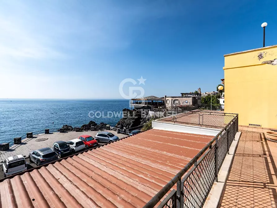 Immagine 70 di Locale commerciale in vendita  in Via Mollica 71 a Aci Castello