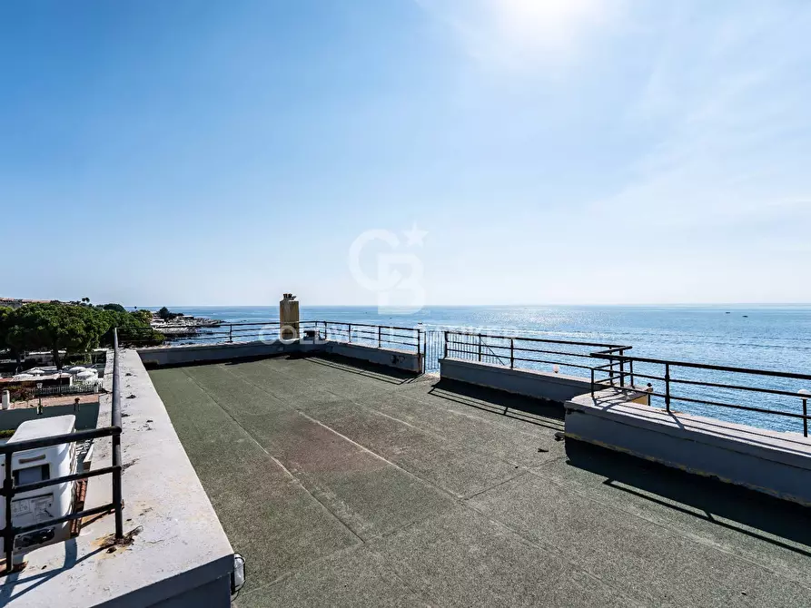 Immagine 118 di Locale commerciale in vendita  in Via Mollica 71 a Aci Castello