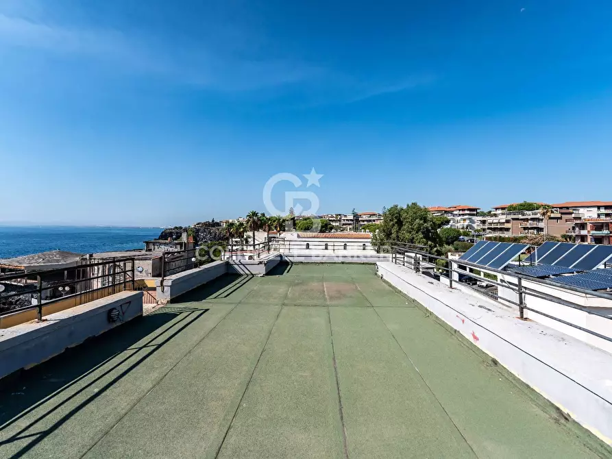 Immagine 119 di Locale commerciale in vendita  in Via Mollica 71 a Aci Castello