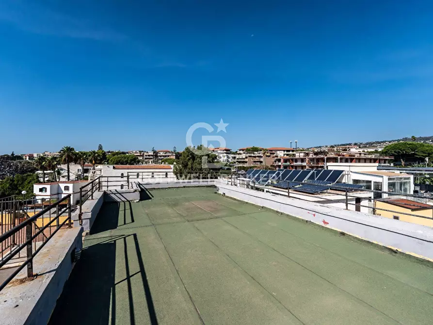 Immagine 116 di Locale commerciale in vendita  in Via Mollica 71 a Aci Castello