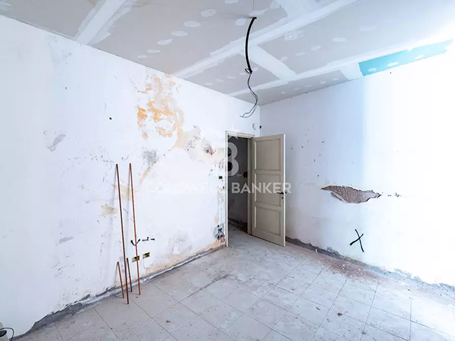 Immagine 123 di Locale commerciale in vendita  in Via Mollica 71 a Aci Castello