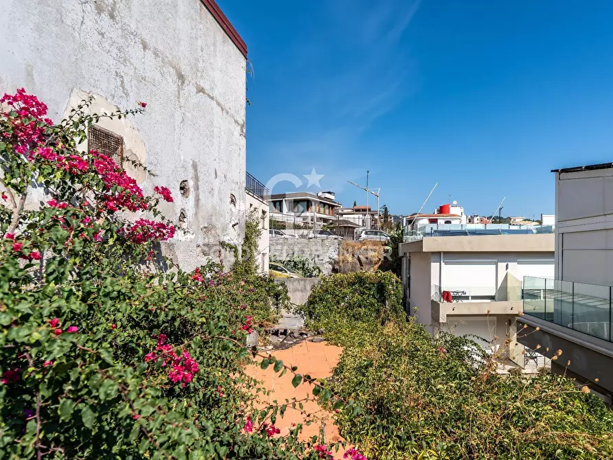 Immagine 128 di Locale commerciale in vendita  in Via Mollica 71 a Aci Castello