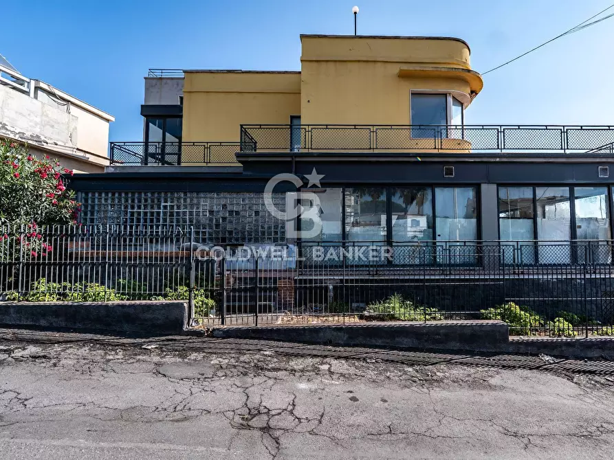 Immagine 7 di Locale commerciale in vendita  in Via Mollica 71 a Aci Castello