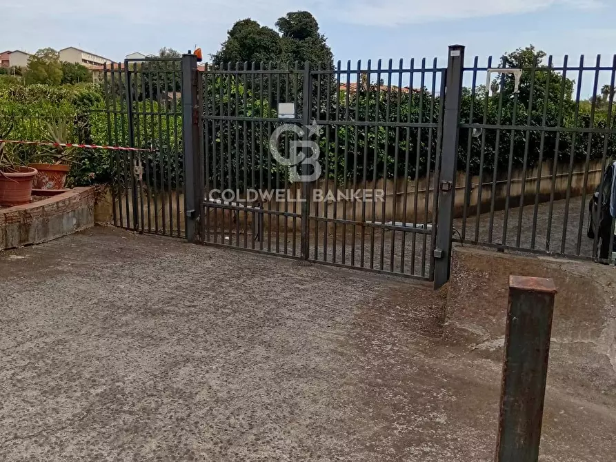 Immagine 10 di Magazzino in vendita  in Via Diana 122 a Fiumefreddo Di Sicilia