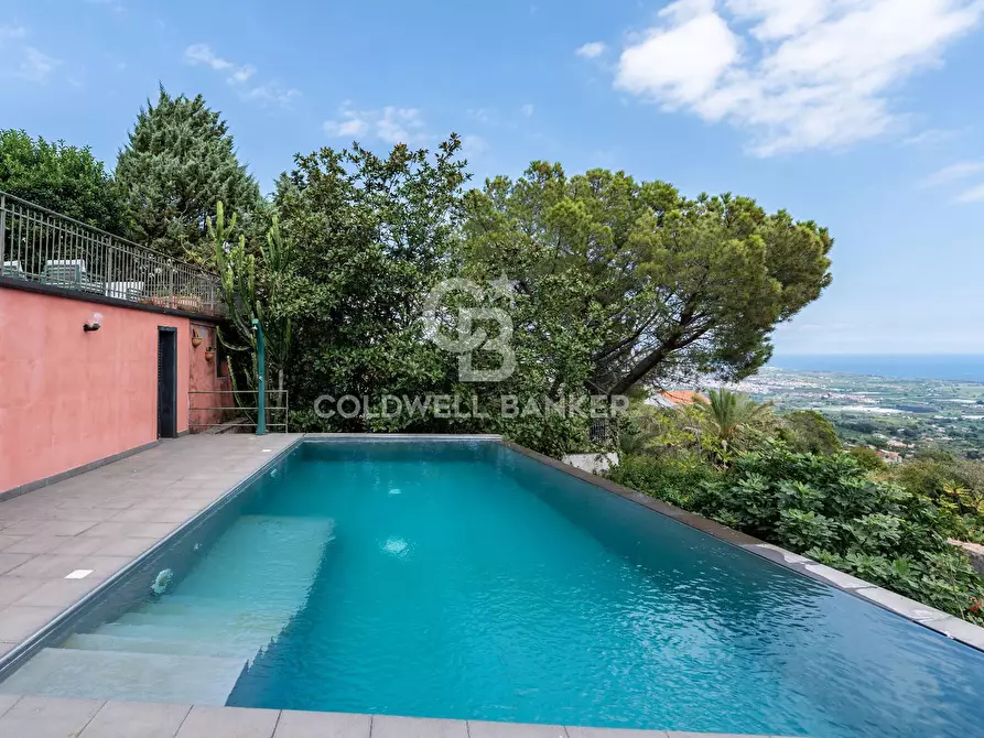 Immagine 3 di Villa in vendita  in Via Scorciavacca Montarsi 31 a Mascali