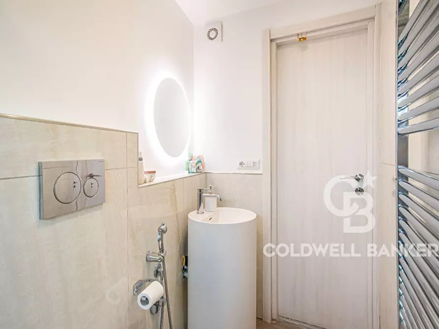 Immagine 14 di Ufficio in vendita  in Via Dandolo a Roma