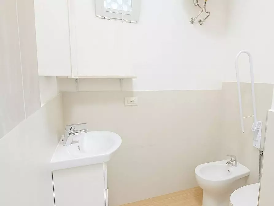 Immagine 9 di Appartamento in vendita  in Via Della Repubblica a Gabicce Mare