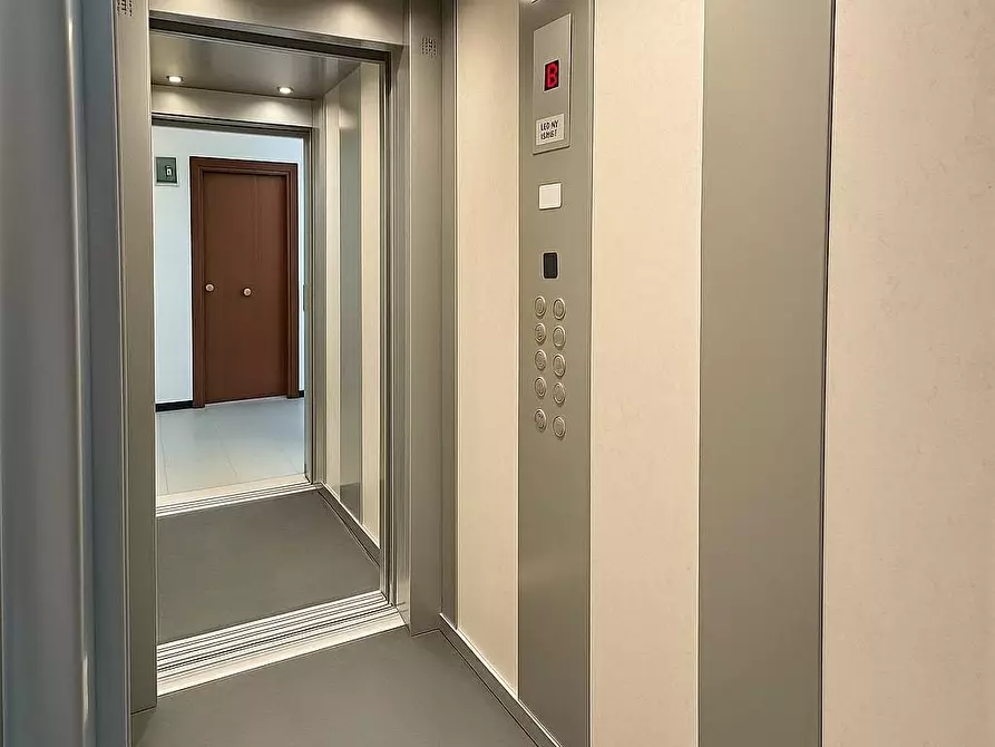 Immagine 12 di Appartamento in vendita  in Via Della Repubblica a Gabicce Mare