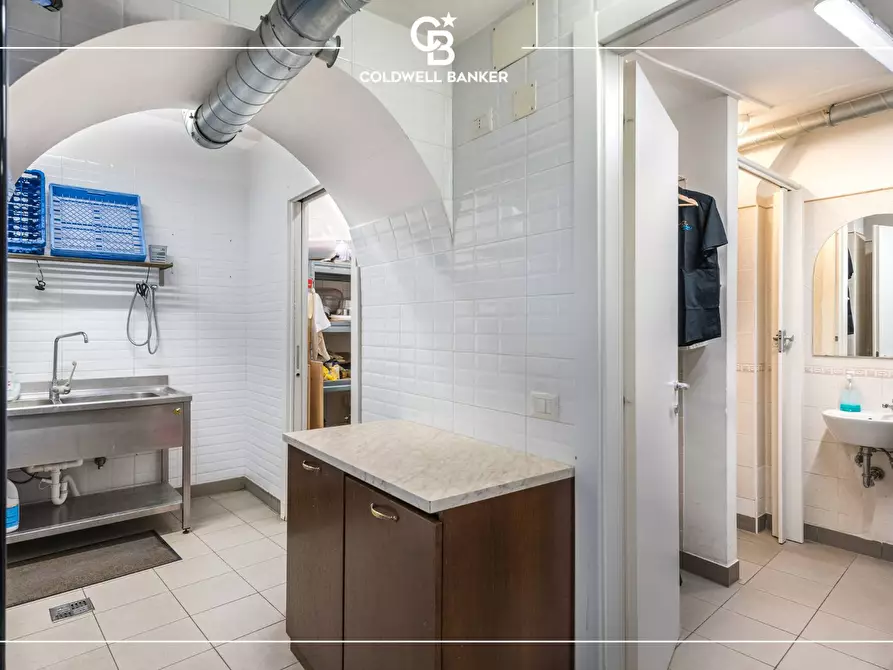 Immagine 17 di Attività commerciale in vendita  in Via Michelangelo Caetani 8 a Frascati