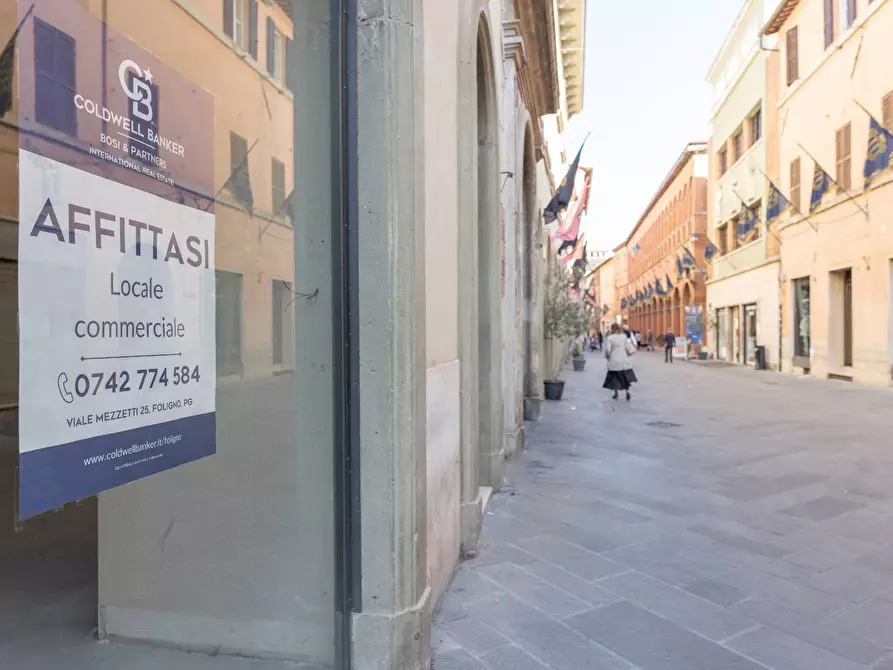 Immagine 3 di Locale commerciale in affitto  in Corso Cavour 86/88 a Foligno