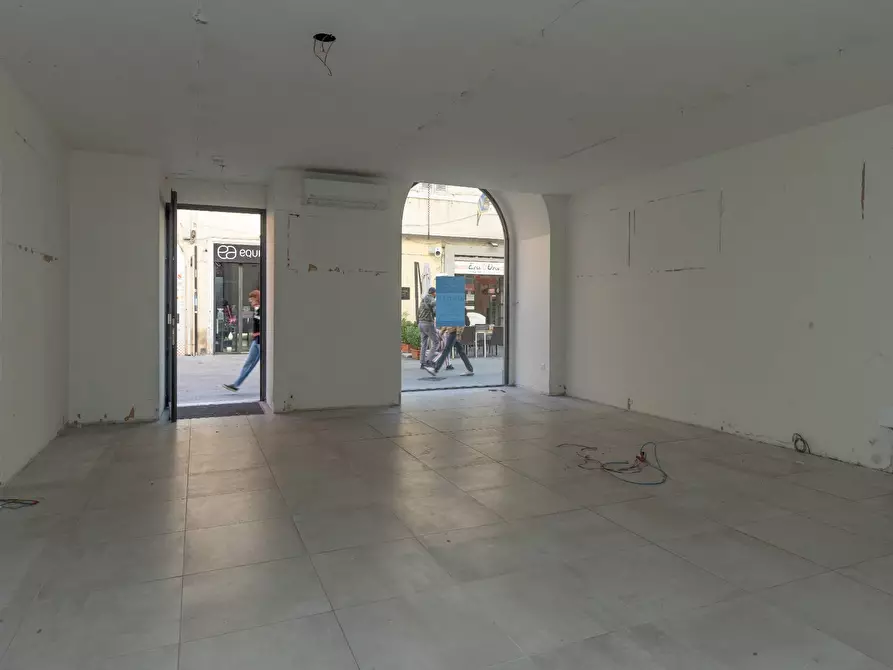 Immagine 4 di Locale commerciale in affitto  in Corso Cavour 86/88 a Foligno