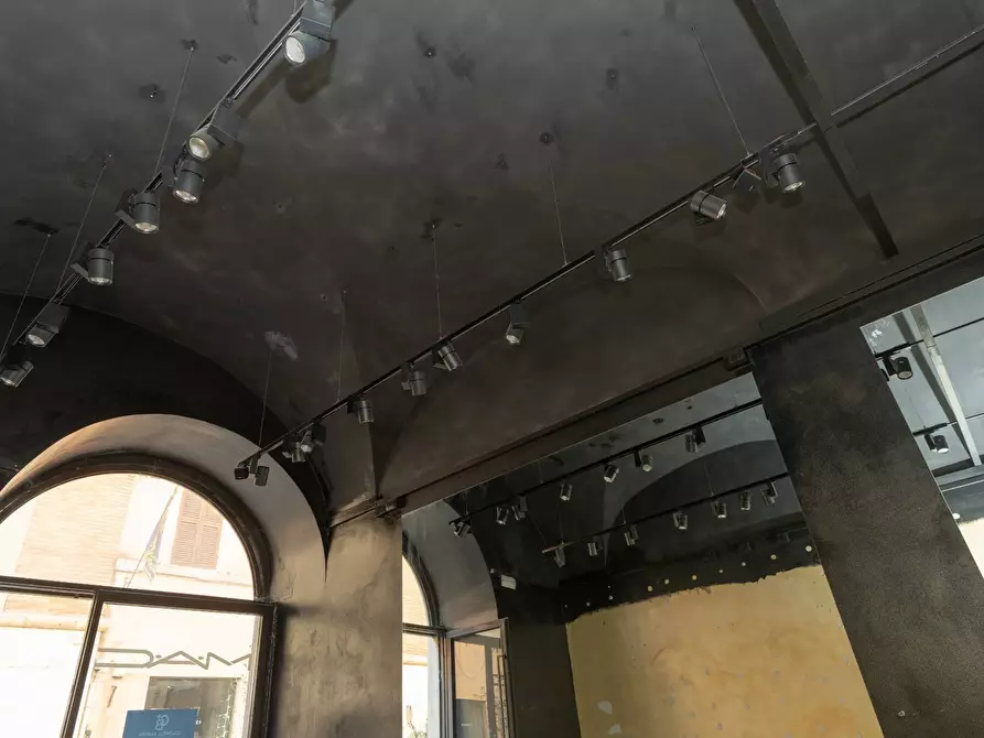 Immagine 5 di Locale commerciale in affitto  in Corso Cavour 74 a Foligno