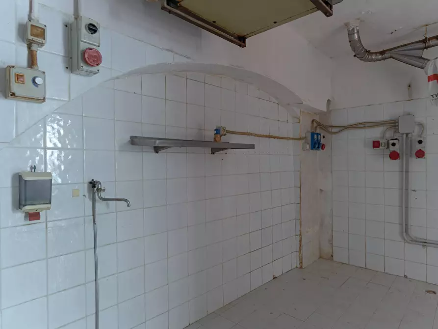 Immagine 6 di Locale commerciale in affitto  in Via San Vito 8 a Foligno