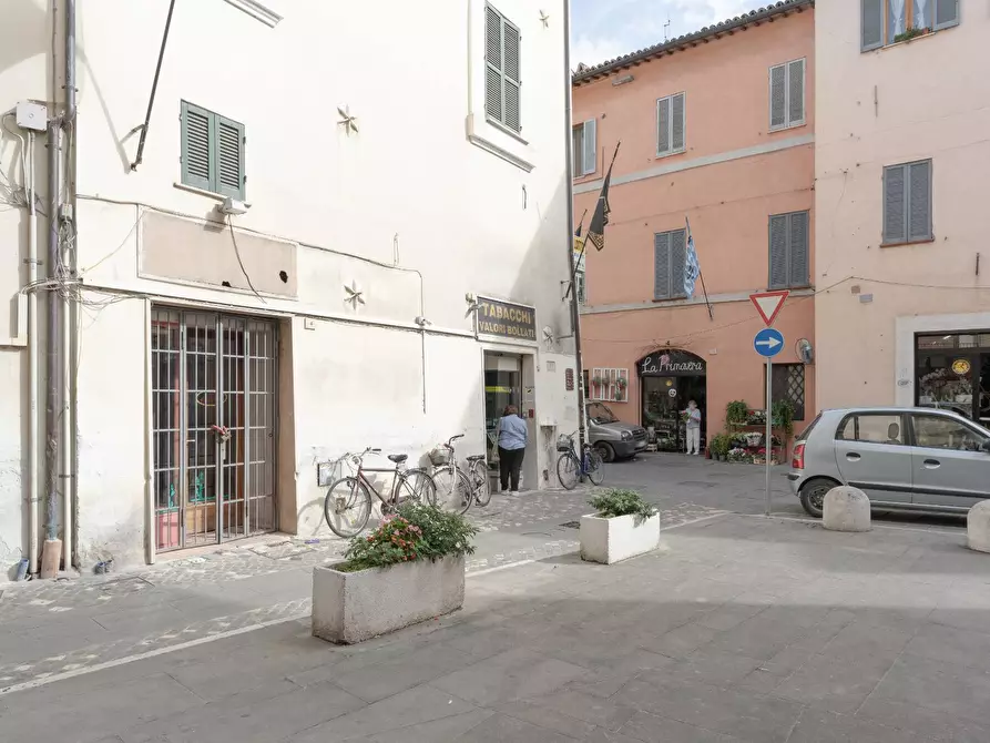 Immagine 2 di Locale commerciale in affitto  in Via San Vito 8 a Foligno
