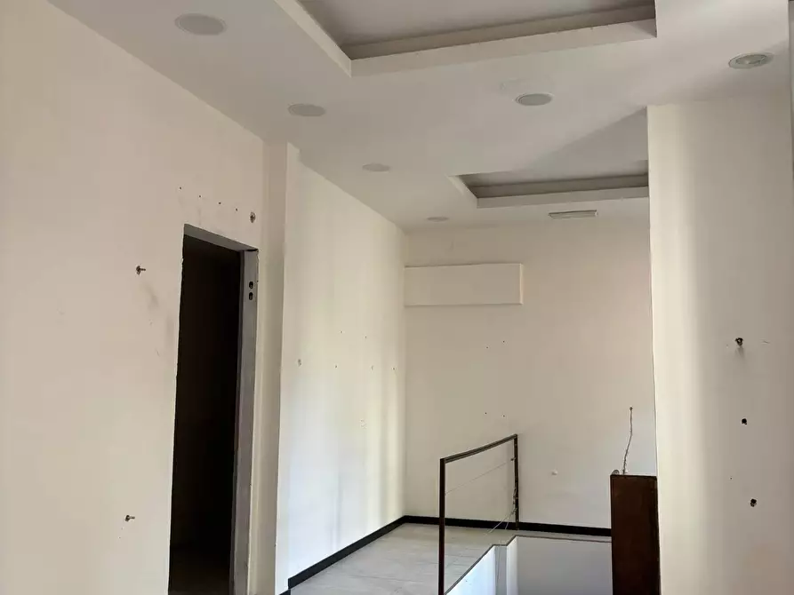 Immagine 5 di Locale commerciale in affitto  in Corso Cavour 100 a Foligno