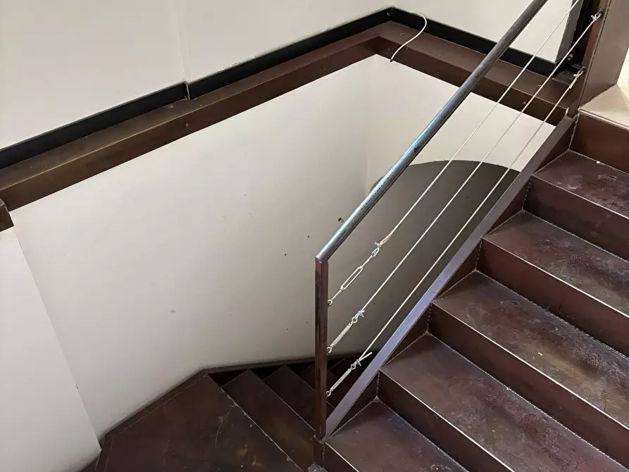 Immagine 8 di Locale commerciale in affitto  in Corso Cavour 100 a Foligno