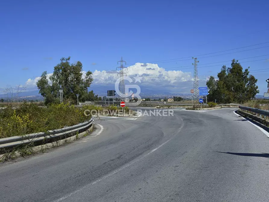 Immagine 3 di Locale commerciale in vendita  in Contrada Robavecchia a Catania