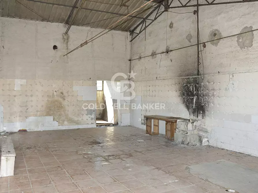 Immagine 15 di Locale commerciale in vendita  in Contrada Robavecchia a Catania