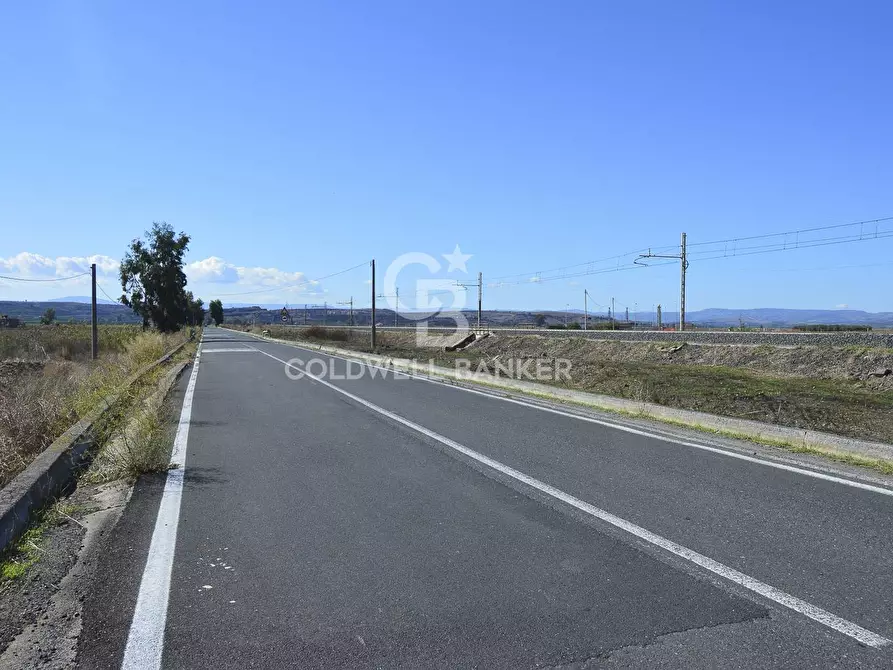 Immagine 19 di Locale commerciale in vendita  in Contrada Robavecchia a Catania