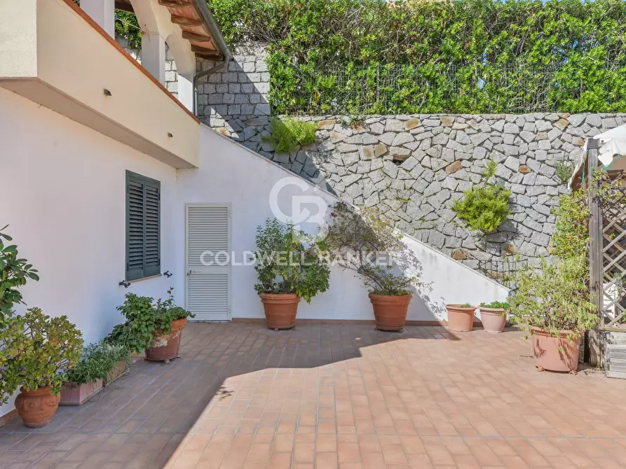 Immagine 32 di Villa in vendita  in Via della Costa a Campo Nell'elba