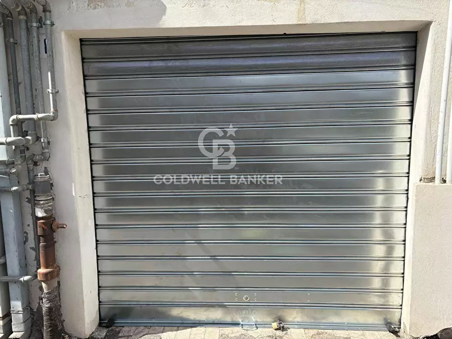 Immagine 2 di Box auto in vendita  in Via del Bosco 52 a Catania