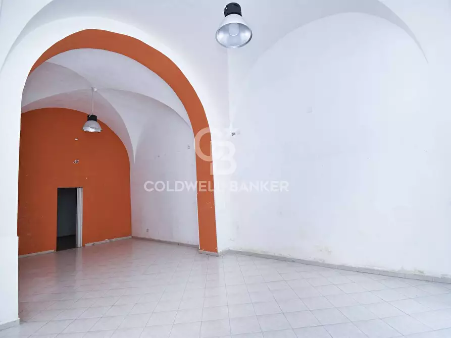 Immagine 2 di Locale commerciale in affitto  in Corso Savoia 79 a Acireale