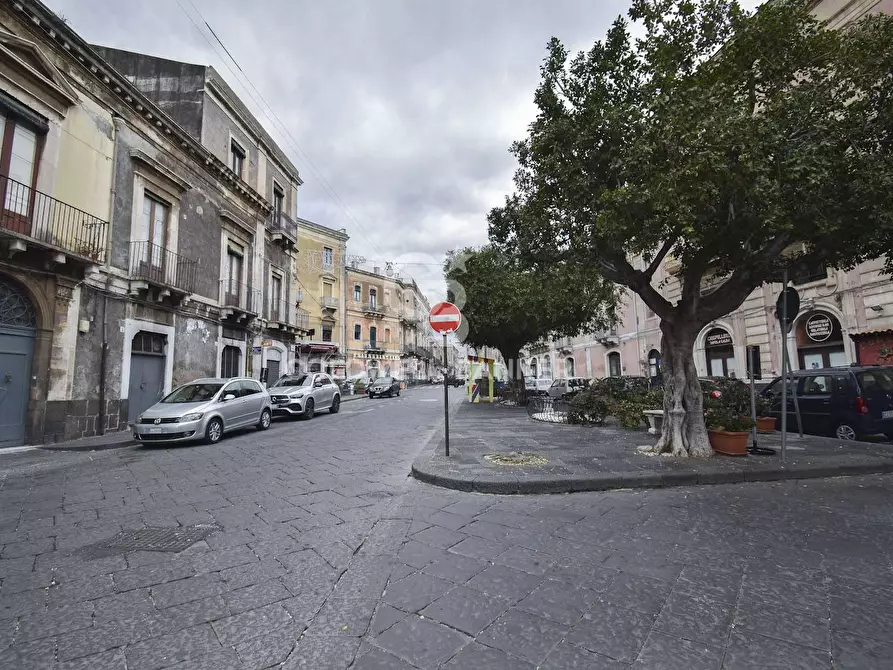 Immagine 10 di Locale commerciale in affitto  in Corso Savoia 79 a Acireale