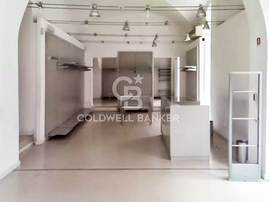 Immagine 4 di Locale commerciale in affitto  in corso umberto I 167 - 169 - 171 a Acireale