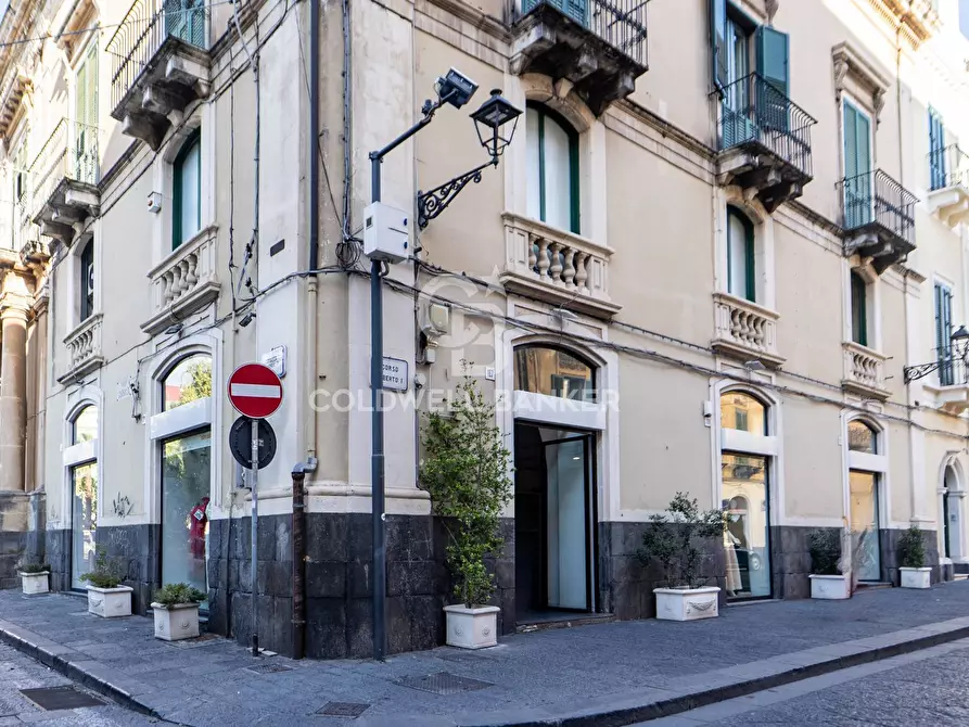 Immagine 1 di Locale commerciale in affitto  in corso umberto I 167 - 169 - 171 a Acireale