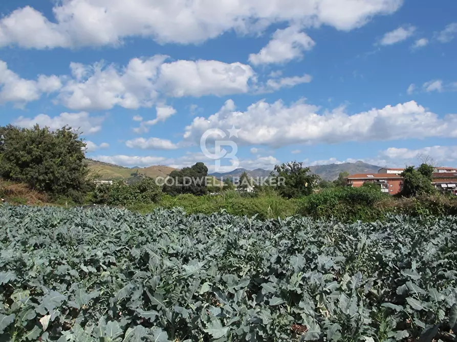 Immagine 11 di Locale commerciale in vendita  in Via Badalà 31 a Fiumefreddo Di Sicilia