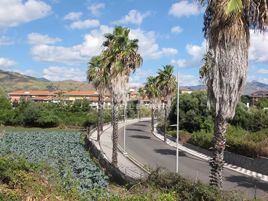 Immagine 27 di Locale commerciale in vendita  in via Badalà 31 a Fiumefreddo Di Sicilia