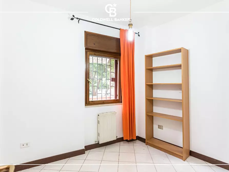 Immagine 11 di Appartamento in vendita  in Via dei Bolognesi 16/A a Albano Laziale