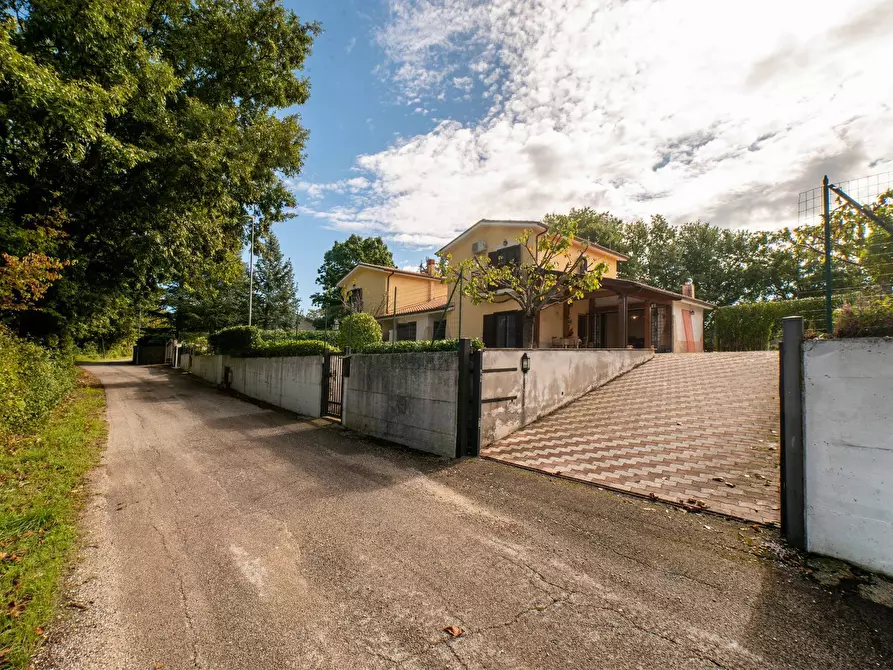 Immagine 2 di Villa in vendita  in Via Dei Ricciari a Roma