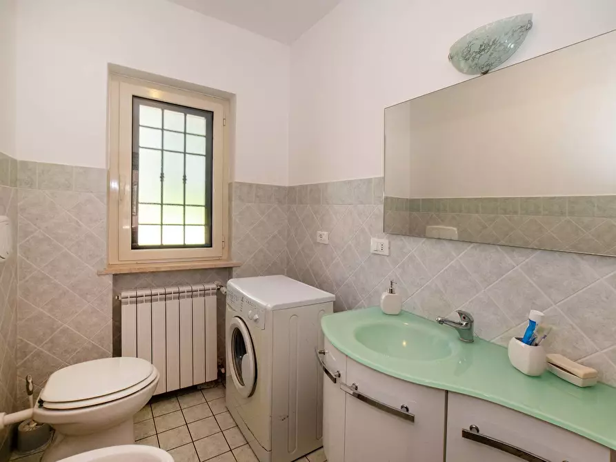 Immagine 25 di Villa in vendita  in Via Dei Ricciari a Roma