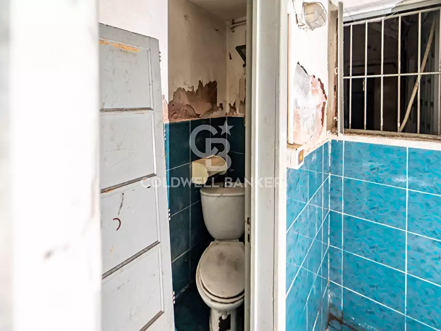 Immagine 23 di Locale commerciale in vendita  in Via De Branca 24-28-30 a Catania