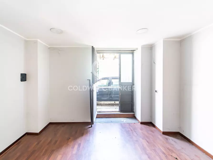 Immagine 1 di Locale commerciale in vendita  in Via De Branca 24-28-30 a Catania