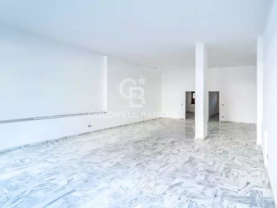 Immagine 6 di Locale commerciale in affitto  in Via Felice Paradiso 20-22 a Acireale