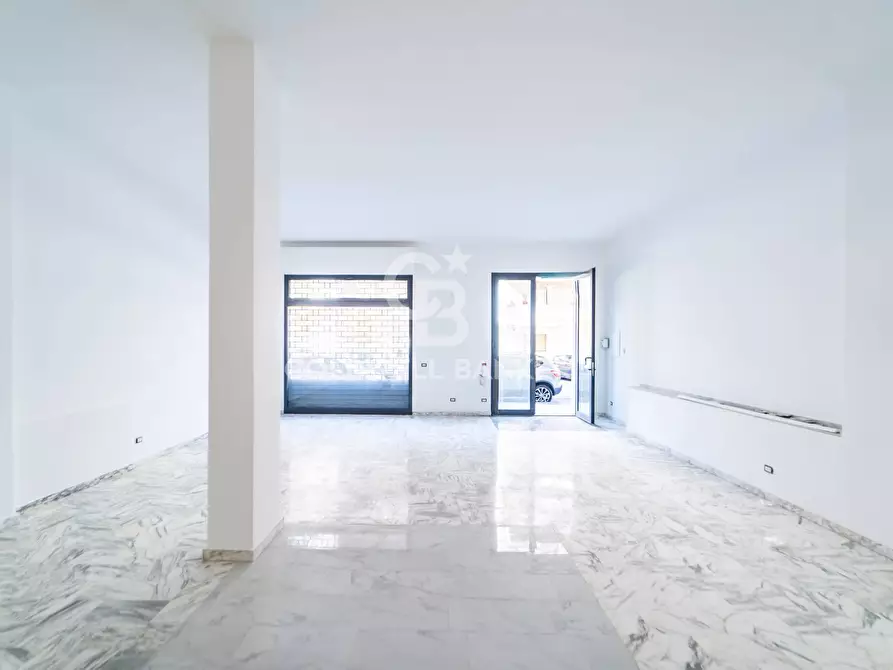 Immagine 1 di Locale commerciale in affitto  in Via Felice Paradiso 20-22 a Acireale