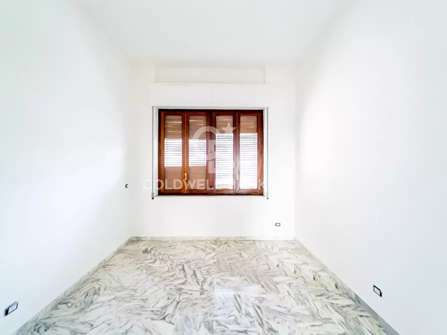 Immagine 10 di Locale commerciale in affitto  in Via Felice Paradiso 20-22 a Acireale