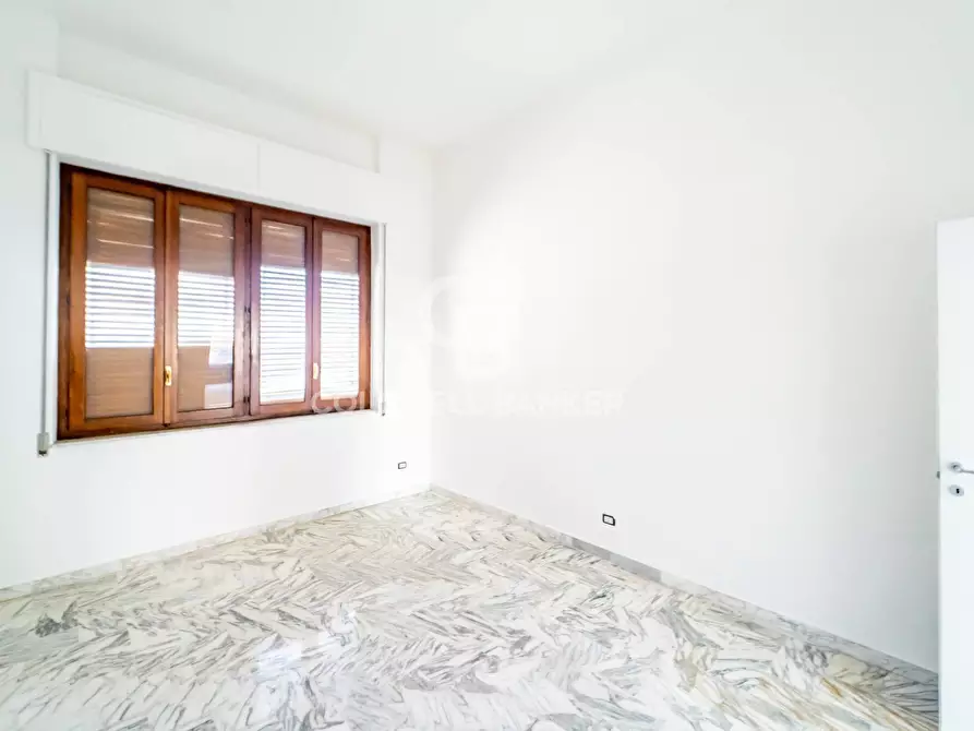 Immagine 7 di Locale commerciale in affitto  in Via Felice Paradiso 20-22 a Acireale